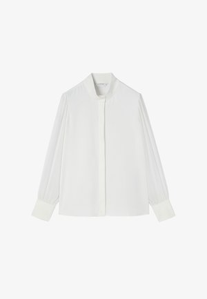 Fehér, hosszú ujjú ing, álló gallérral, gombos elülső záródással és gyűrt ujjal. Puha anyag, sima textúrával.