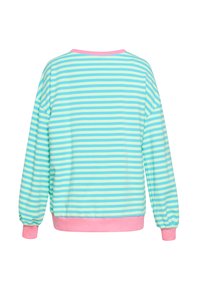 Pullover a righe in azzurro chiaro e verde pallido con polsini e collo a coste rosa. Vestibilità rilassata con spalle scese e texture morbida.
