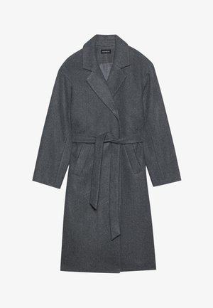 Cappotto grigio in misto lana con colletto a rotondo, maniche lunghe e vita cintrata da una cintura. Presenta una texture liscia e un design di lunghezza al ginocchio.