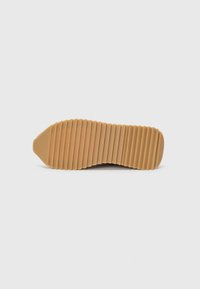 Kennel + Schmenger FLASH - Baskets basses - nuts/bianco/rosso