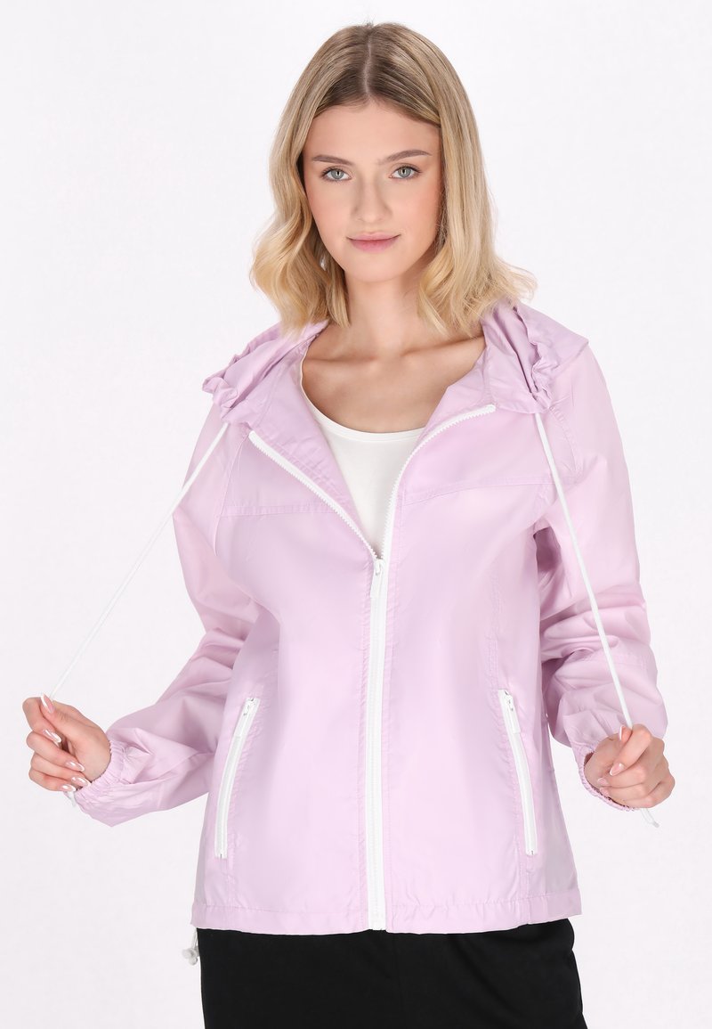Giacca leggera rosa chiaro con cappuccio, zip frontale e due tasche laterali. Polsini elasticizzati e dettaglio concordante sull'orlo. Texture liscia.