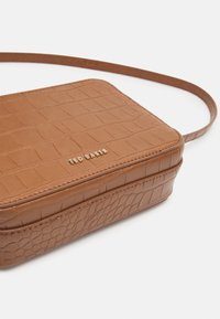 Ted Baker STINA - Mala a tiracolo - brown