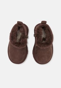 UGG CLASSIC ULTRA MINI UNISEX - Botines - burnt cedar