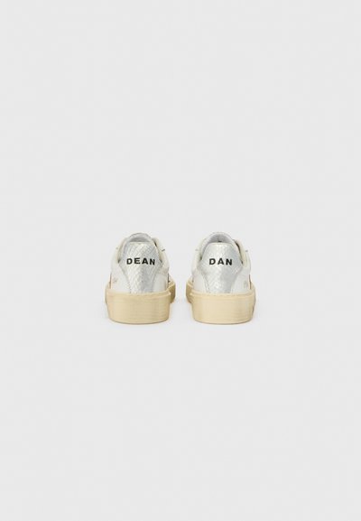 Dsquared2 Trainers - white