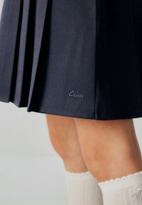 Clarks REGULAR FIT - A-vonalú szoknya - navy