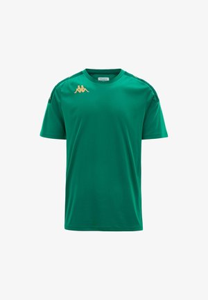T-shirt de sport vert à manches courtes en tissu léger. Il présente un logo doré sur la poitrine et des accents noirs contrastants sur les épaules.