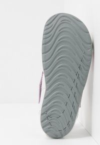 Nike Performance SUNRAY PROTECT 2 UNISEX - Chanclas de baño - iced lilac/particle grey/photon dust