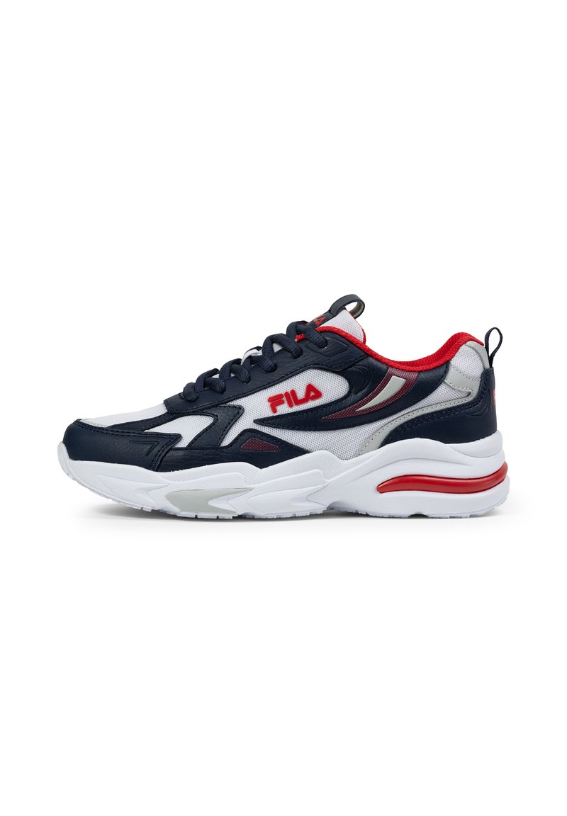 Zapatillas Fila de estilo grueso en azul marino con acentos en blanco y gris. Presentan materiales de malla y sintéticos, punta redonda y suela acolchada. Detalles en rojo.