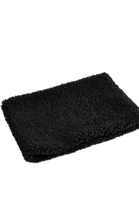Rectangel din țesătură neagră cu o suprafață moale și pufoasă. Prezintă un design plin de confort și căldură, rezultat dintr-o țesătură intercalată.