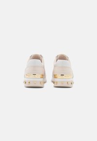 MICHAEL Michael Kors Baskets basses - off-white
