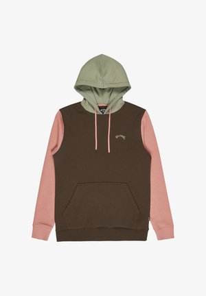 Felpa con cappuccio caratterizzata da un cappuccio khaki, corpo marrone e maniche rosa. Include una tasca frontale e un dettaglio logo discreto. Tessuto morbido.