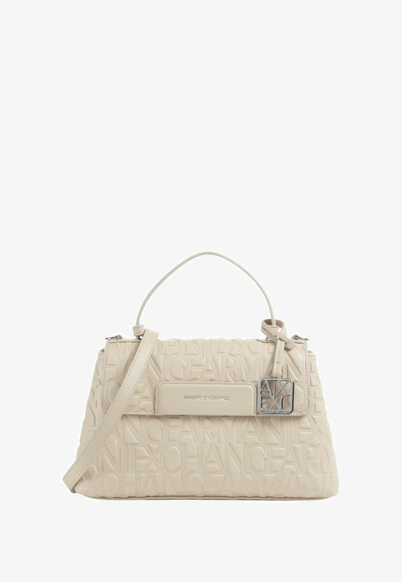 Borsa a tracolla in finta pelle beige con logo impresso, forma rettangolare, manico superiore, tracolla regolabile e dettagli in metallo argentato.