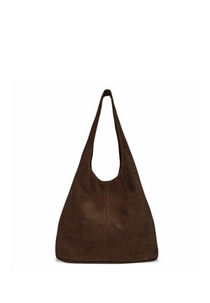 Sac d'épaule en daim marron avec une grande bandoulière unique et une couture simple cousue verticalement au centre devant.