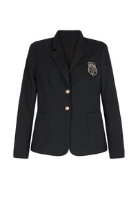 Blazer azul marino a rayas con muesca, dos bolsillos frontales, dos botones dorados y parche bordado en el bolsillo izquierdo del pecho.