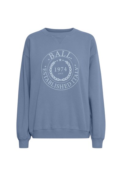 Zils džemperis, kas izgatavots no mīksta auduma, ar apaļu grafisko dizainu, kas satur tekstu un lauru akcentus. Ribotās piedurknes un apakša.