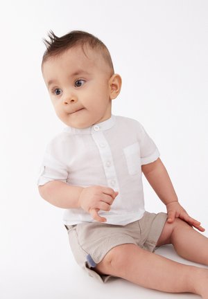 BERMUDA RICHARD  - Shorts - tostado
