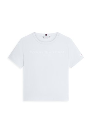 Tricou din bumbac albastru deschis, cu gât rotund, mâneci scurte și logo frontal „TOMMY HILFIGER EST. 1985”, având un mic accent de brand pe mânecă.