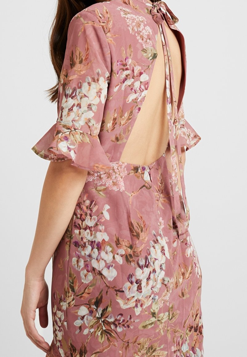 open lace back dress Hope & Ivy Naomi Navy Floral Pattern Dress – The Rose Wardrobe main image 1