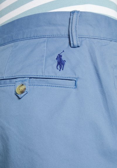 Polo Ralph Lauren 8-INCH STRETCH STRAIGHT FIT CHINO SHORT - Calções - channel blue