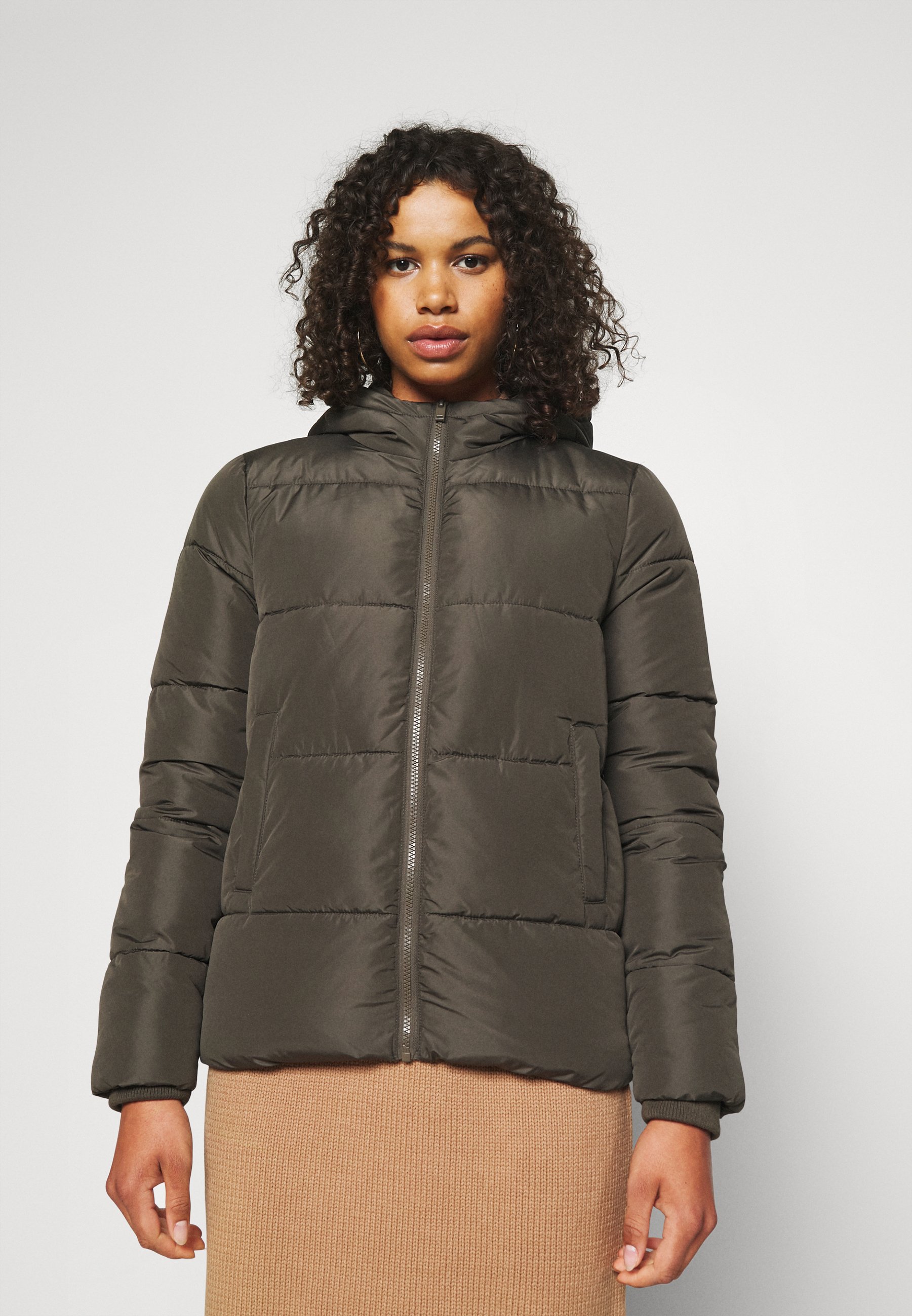 PIECES Tall PCBEE PRINT SHORT PUFFER 