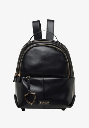 Zaino in pelle nera con due scomparti principali con zip, spalline regolabili, tasca frontale con zip e portachiavi dorato a forma di scudo.