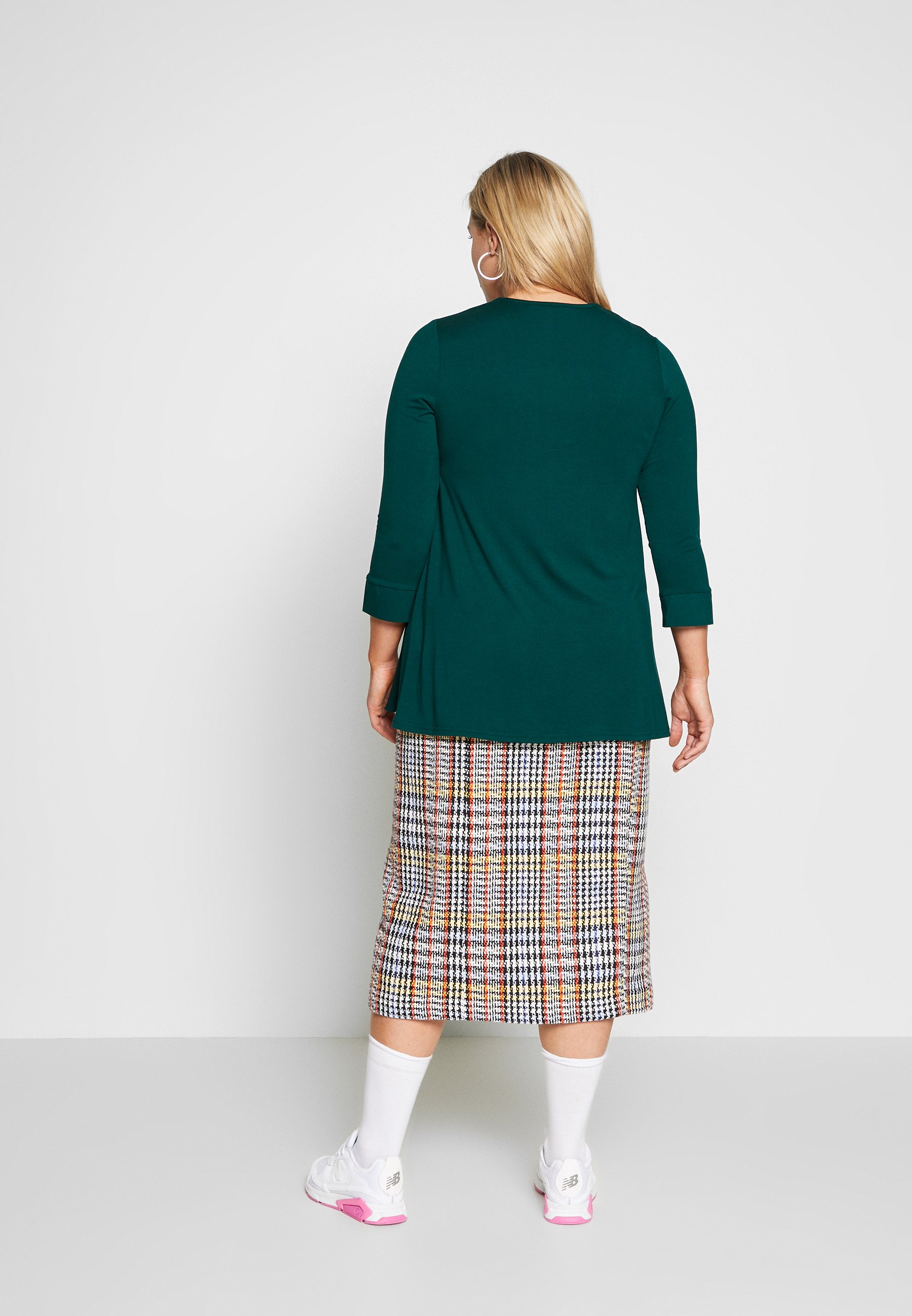 Evans BUTTON DETAIL Bluser green Zalando.no Evans Topper langermet - rust