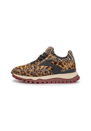Trainers - lightbrown