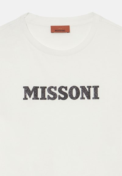 T-shirt de algodão branca com um decote redondo e o texto "MISSONI" em fonte preta brilhante em negrito a atravessar o peito.
