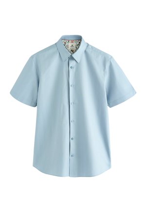 Kurzärmeliges, hellblaues Hemd mit Knöpfen und spitzem Kragen, das eine strukturierte Oberfläche und ein gemustertes Innenfutter aufweist.