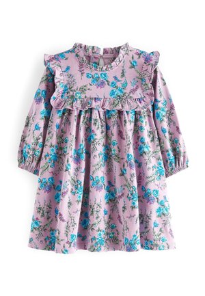 Vestido rosa para niña pequeña con estampado floral azul, mangas largas, cuello y canesú con volantes, puños elásticos y cierre de botones en la parte trasera.