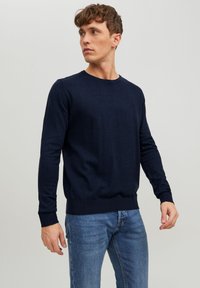 Jack & Jones - JJEEMIL CREW NECK - Jumper - navy blazer Thumbnail Image 1