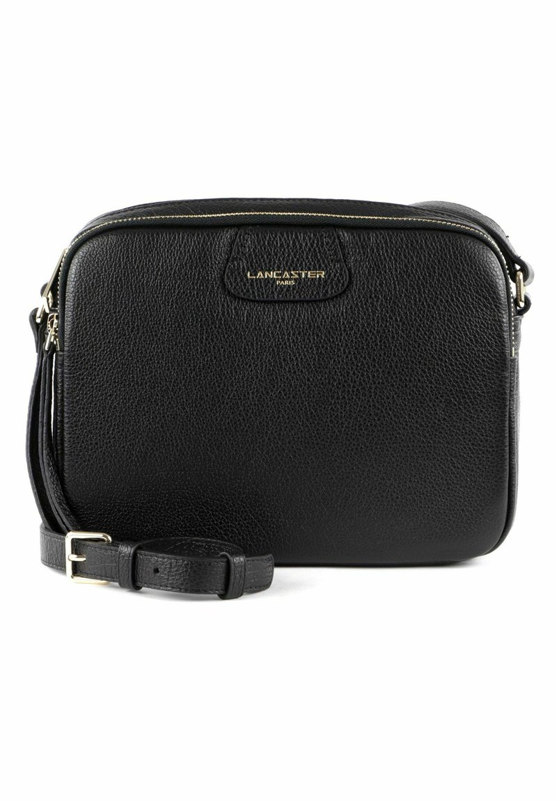 Borsa a tracolla nera in pelle con finitura testurizzata, dettagli in metallo dorato, forma rettangolare e tracolla regolabile.