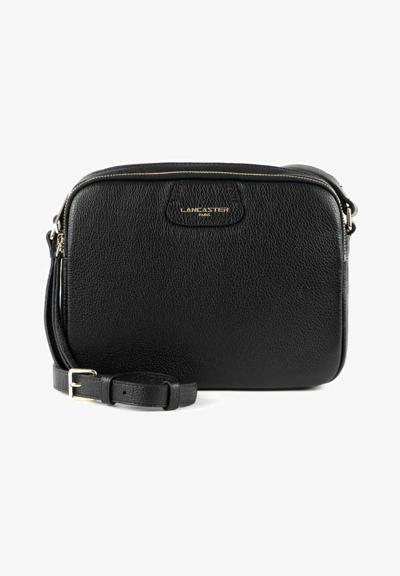 Borsa a tracolla nera in pelle con finitura testurizzata, dettagli in metallo dorato, forma rettangolare e tracolla regolabile.