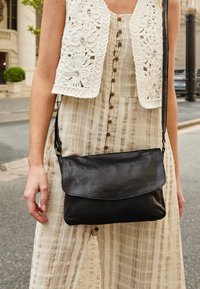 Gusti Leder Borsa a tracolla - black