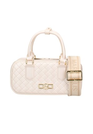 Borsa trapuntata color crema con due manici, accessori dorati e una larga tracolla in tessuto beige con la scritta "Marc Ellis".