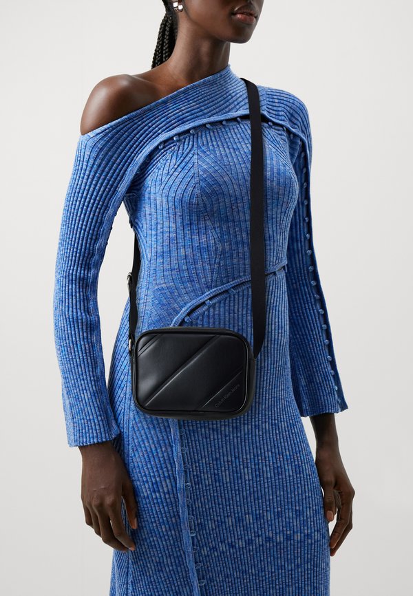 QUILTED CAMERABAG - Cross body bag