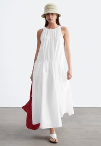 Sélectionné, white