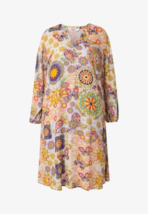 Vestito a maniche lunghe fino al ginocchio con motivi colorati di sole, farfalla, fiore e forme geometriche su sfondo chiaro.