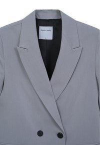 Grauer, doppelreihiger Blazer mit Reverskragen, aus leichtem Stoff. Verfügt über ein schwarzes Innenfutter und zwei schwarze Knöpfe.