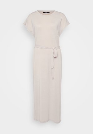Φωτεινό μπεζ μάξι φόρεμα με κοντά μανίκια, στρογγυλή λαιμόκοψη και θηλιά στη μέση. Κατασκευασμένο από μαλακό, υφασμάτινο υλικό.