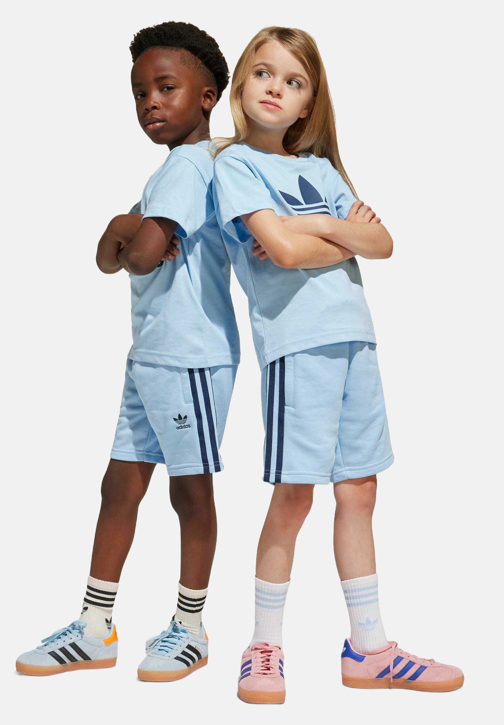 adidas Originals ADICOLOR KIDS T-shirt con stampa clear sky