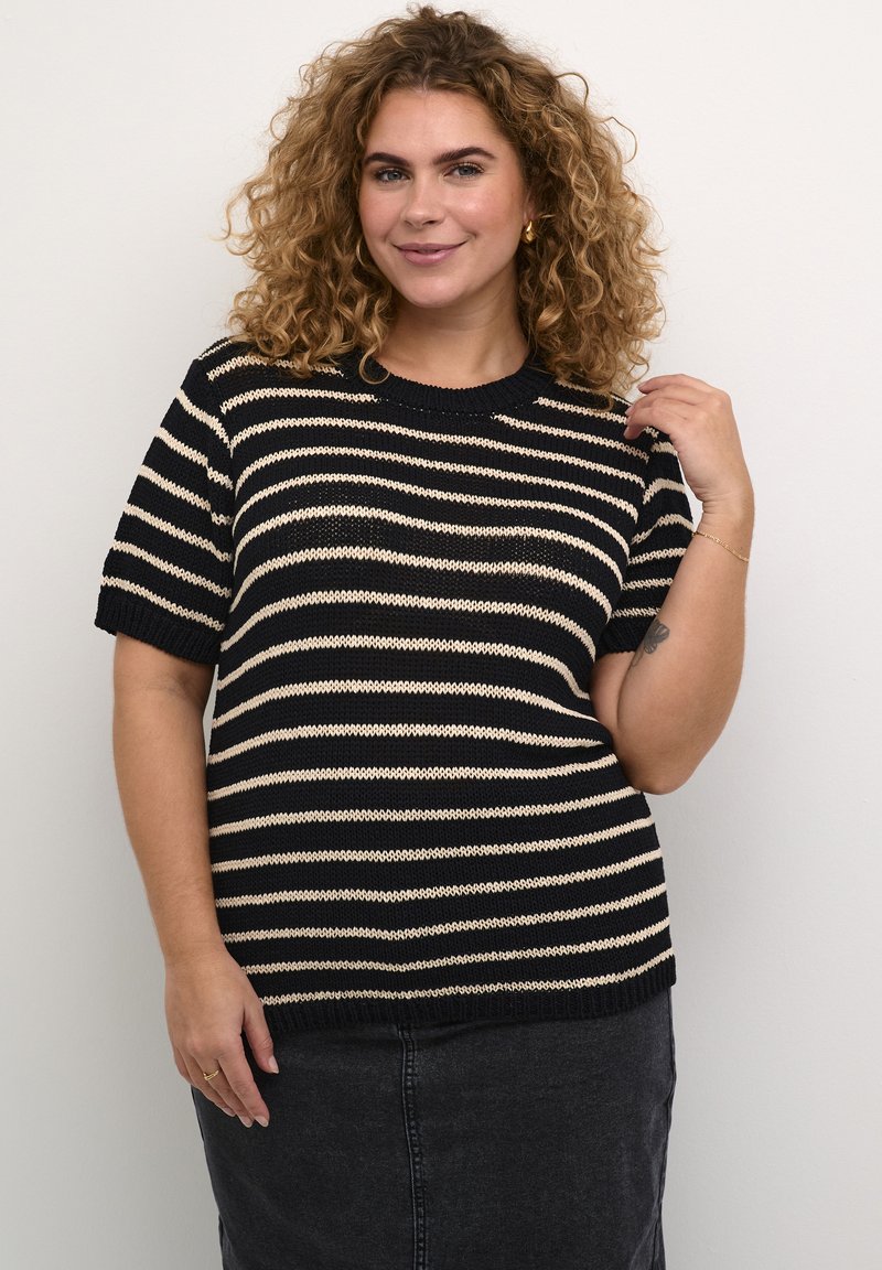 Suéter de punto a rayas con franjas horizontales en navy y crema, mangas cortas y escote redondo, con un corte relajado y tejido texturizado.