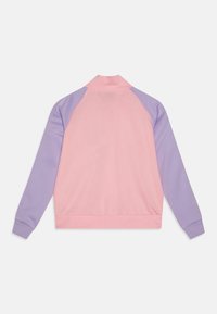 Kijelölve, candy pink