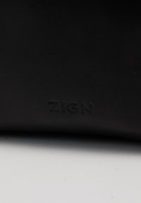 Zign LEATHER - Käsilaukku - black