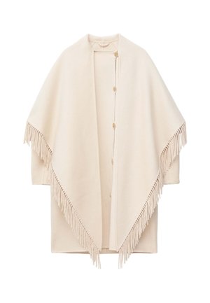 Cardigan beige à franges en tissu doux, doté d'une fermeture à boutons et d'un design ouvert à l'avant avec une silhouette drapée.