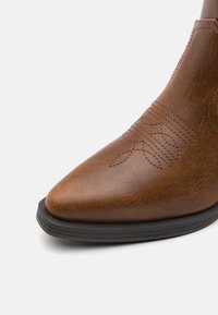 ONLY SHOES ONLBRONCO HIGH - Kaubojske/motorističke čizme - brown