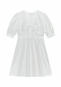 Robe blanche avec des manches courtes bouffantes, décolleté en V profond, détail en lien à l'avant et tissu texturé. Jupe évasée avec un design mi-hauteur.