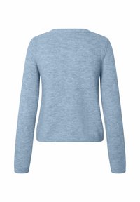 Vaaleansininen, pitkähihainen neulepaita, jossa yksinkertainen, pyöreä pääntie. Pehmeä tekstuuri ja istuva malli, jossa resorit hihansuissa ja helmassa.