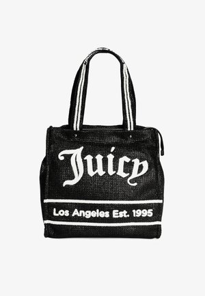 Zwarte geweven draagtas met een witte "Juicy" logo. Heeft gestreepte handvaten en een ritssluiting. Bevat de details "Los Angeles Est. 1995".