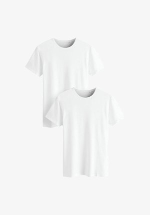 To hvide t-shirts med korte ærmer lavet af blød bomuld. Klassisk rund halsudskæring med en glat tekstur uden synlige mønstre eller detaljer.